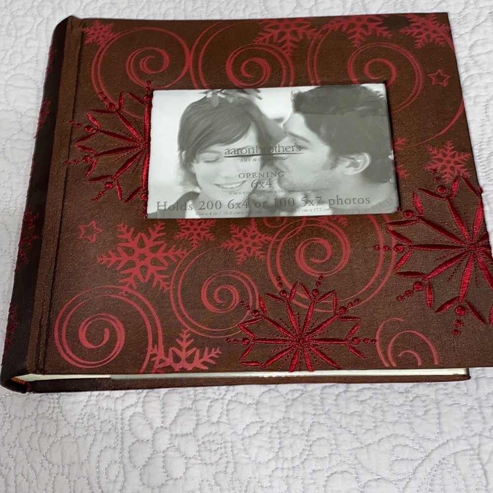 Aarón bBrothers photo álbum holds 200 6x4 or 100 5x7 photos